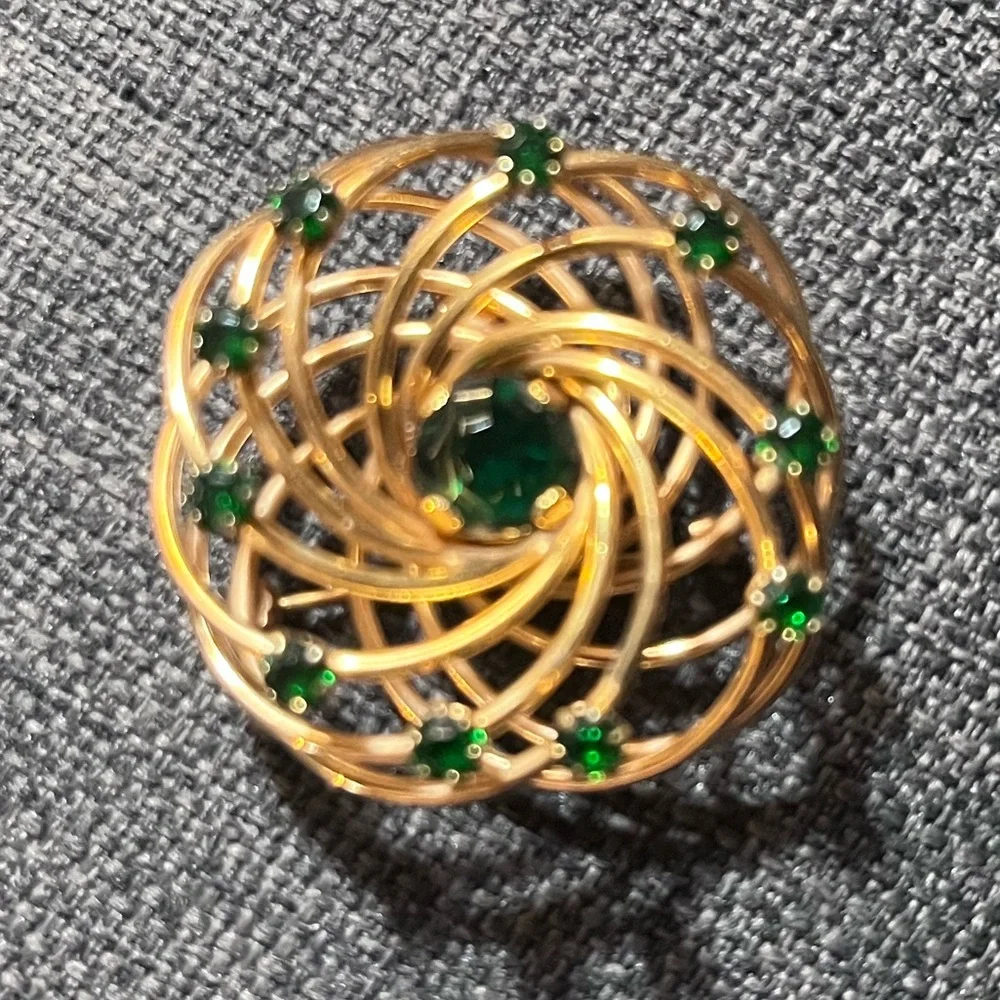 Vintage Charles Reis Gold & Green Brooch and Earring Set - Picture 11 of 17
